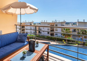 BnB Homes Ocean view Apartment with panoramic Terrace, 2 Swimming pools & Tennis court